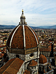 Dome of Florence Cathedral by Brunelleschi, 15th Cen. Italian Ren
- Semi-circular dome based on ellipse
- two-shelled dome
- 24 ribs on inside, 8 on outside 
- lantern on top, pushes ribs down and holds into place