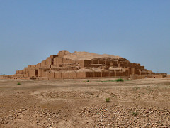 White Temple and its Zuggurat Uruk (modern Warka, Iraq). Sumerian. c. 35000-3000 B.C.E. Mud Brick. Rooms for different functions. Cella (highest room) for high class priests and nobles. Very geometric (4 corners of structure facing in cardinal directions) Platform stair stepped up